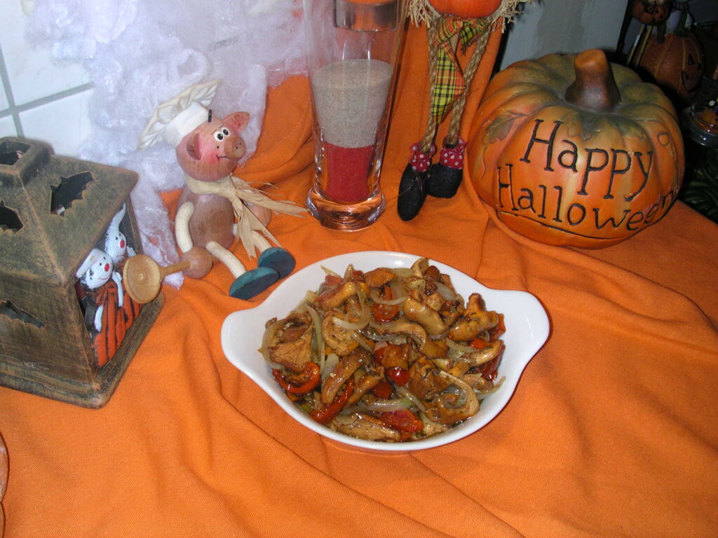 Girolles – eierdooierzwam met zongedroogde tomaten