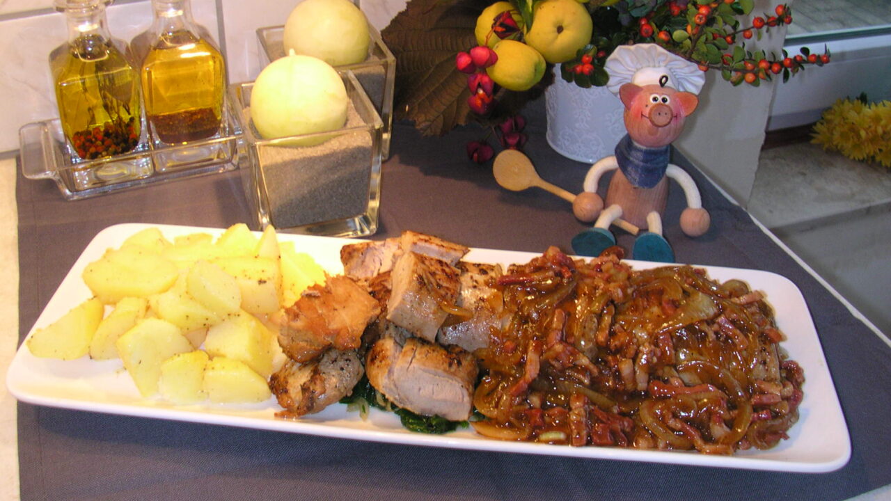Varkenshaasje met gerookt spek en spinazie