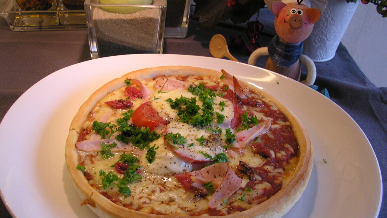 Wie geen zin heeft om te kokkerellen… pizza