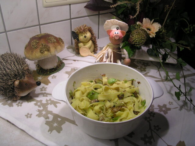 Vegetarische pasta met frisse groenten