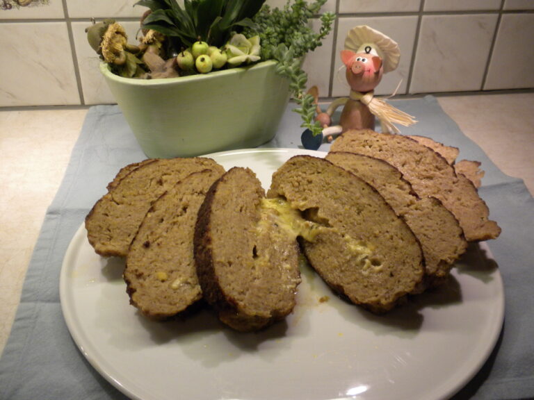 Vleesbroodje met verschillende soorten kaas