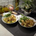 Aardappelen met kruiden en rucola