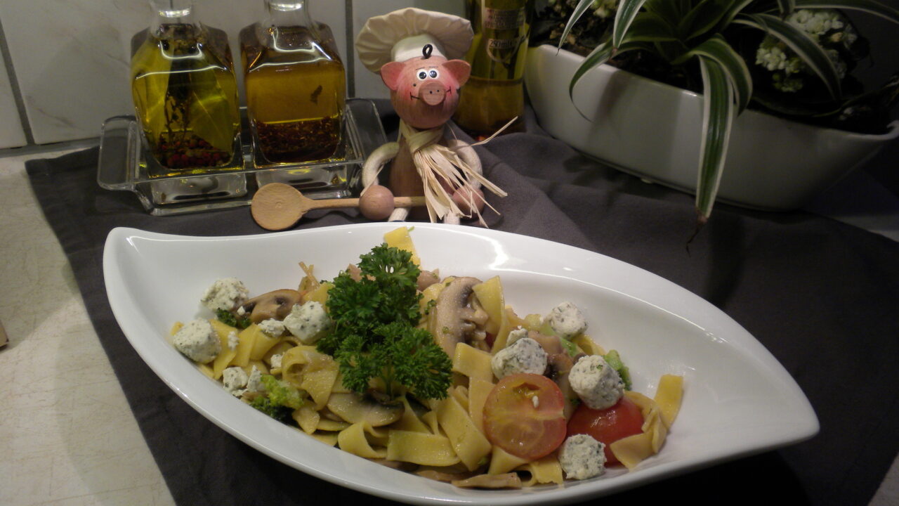 Eenvoudig vegetarisch pasta gerecht