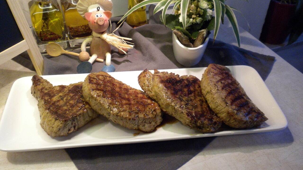 Gegrilde, gemarineerde rundersteak