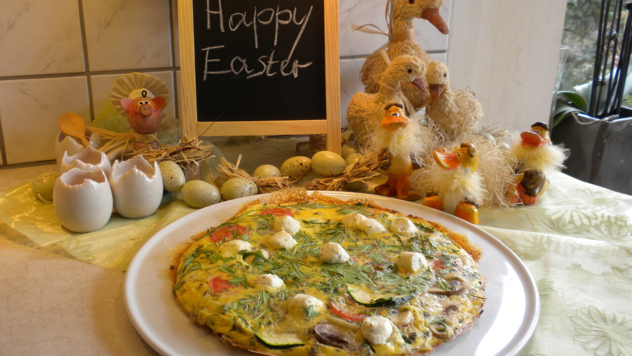 Paasomelet met lente kleuren en geuren