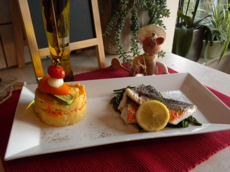 Rode poon op een bedje van zeekraal en lamsoren geserveerd met puree en groenten brochette