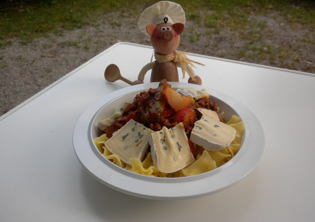 Vakantie : pasta met allemaal overschotjes