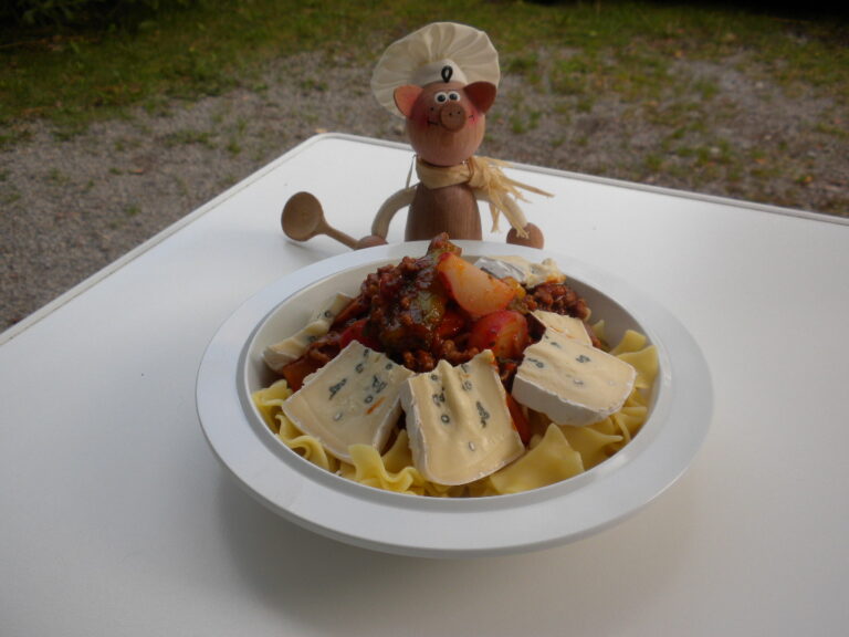 Vakantie : pasta met allemaal overschotjes