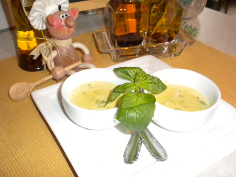 Saus : curry – basilicum sausje