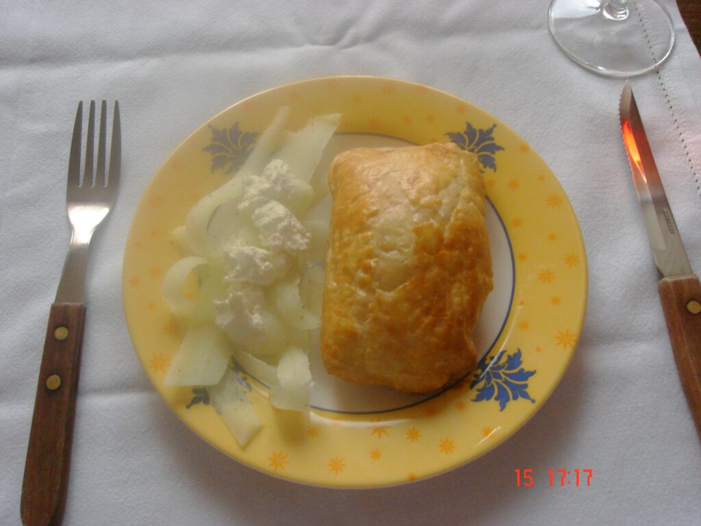 Zalm met kruidenkaas in bladerdeeg