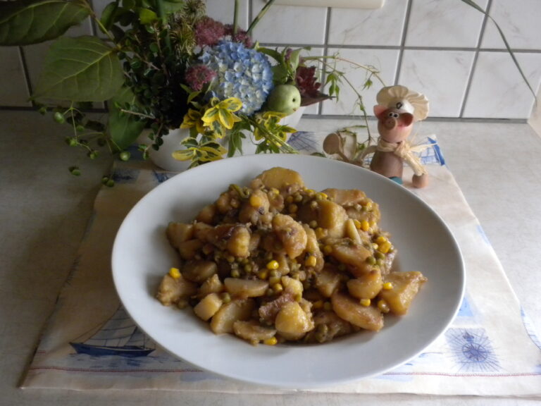 Aardappelschijfjes gestoofd met groenten