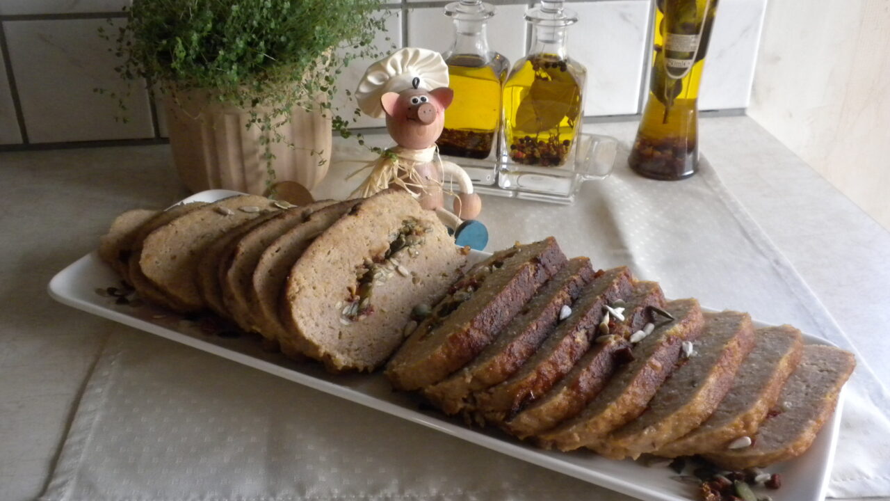 Vleesbroodje met tomatenpittenmix