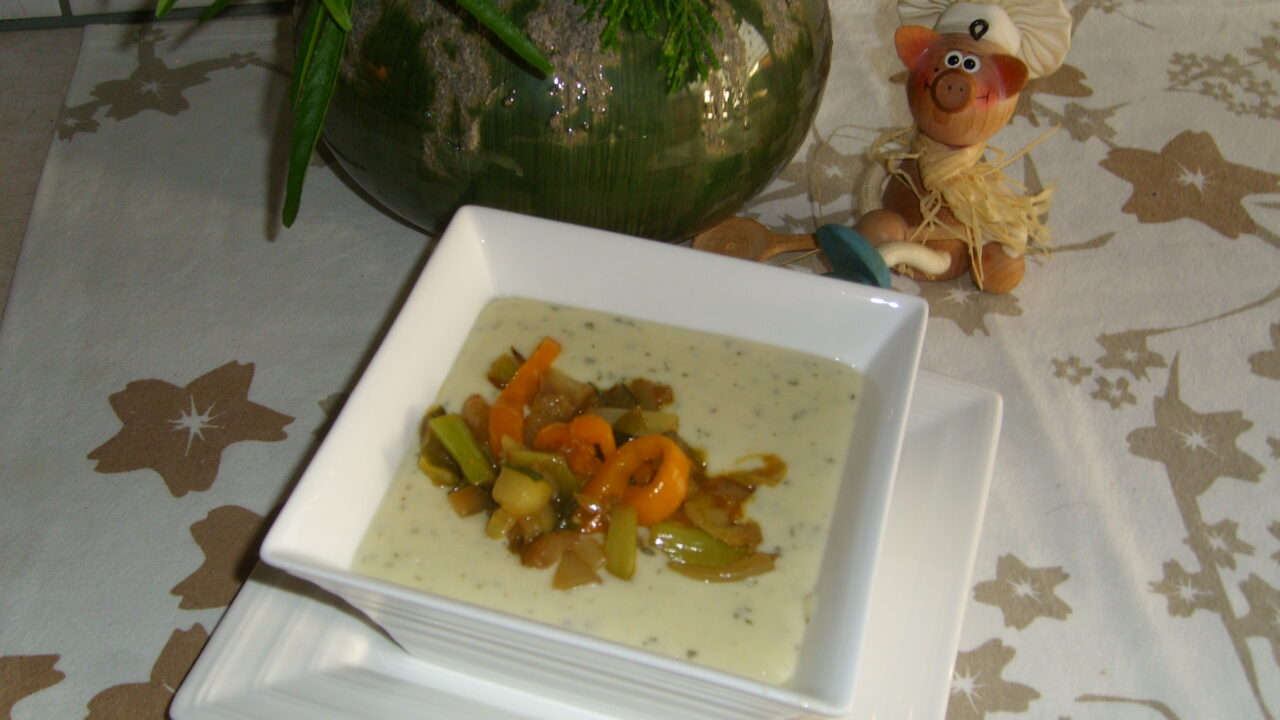 Saus : verse basilicum-melksausje met kaas
