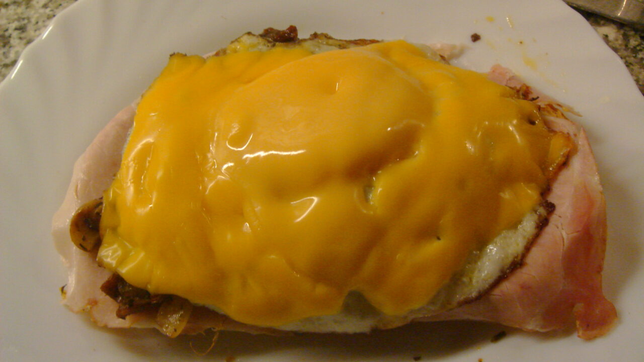 Uitsmijter met Cheddar