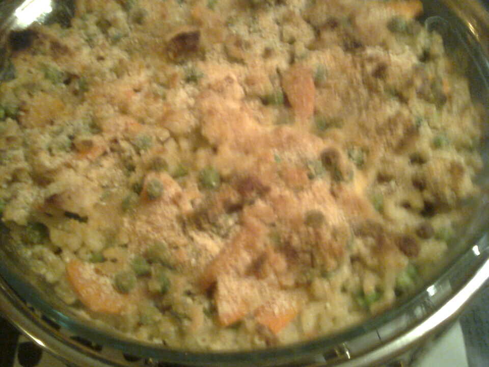 Macaronischotel met kip en doperwten