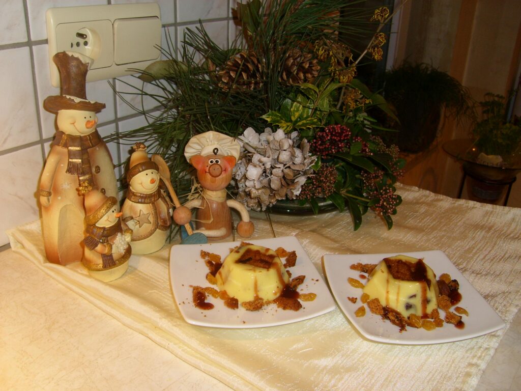 Vanillepudding met peperkoek en rozijnen