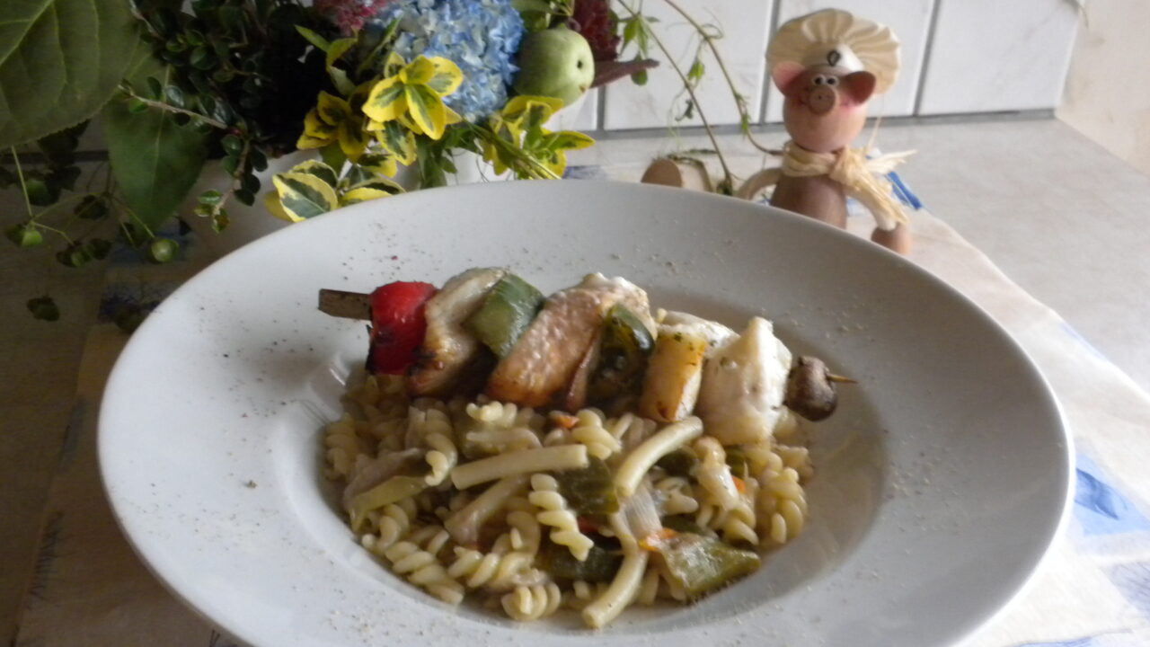 Visbrochette met duo van pasta