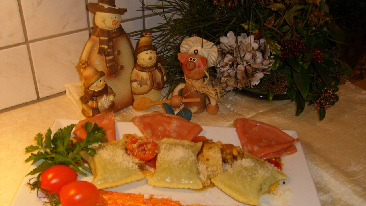 Ravioli met mortadella, paprika’s en artisjokken