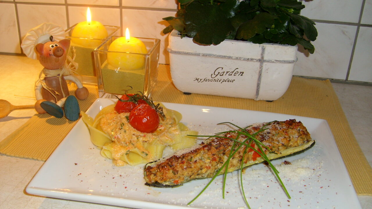 Gevulde courgette met een kleurrijk tintje