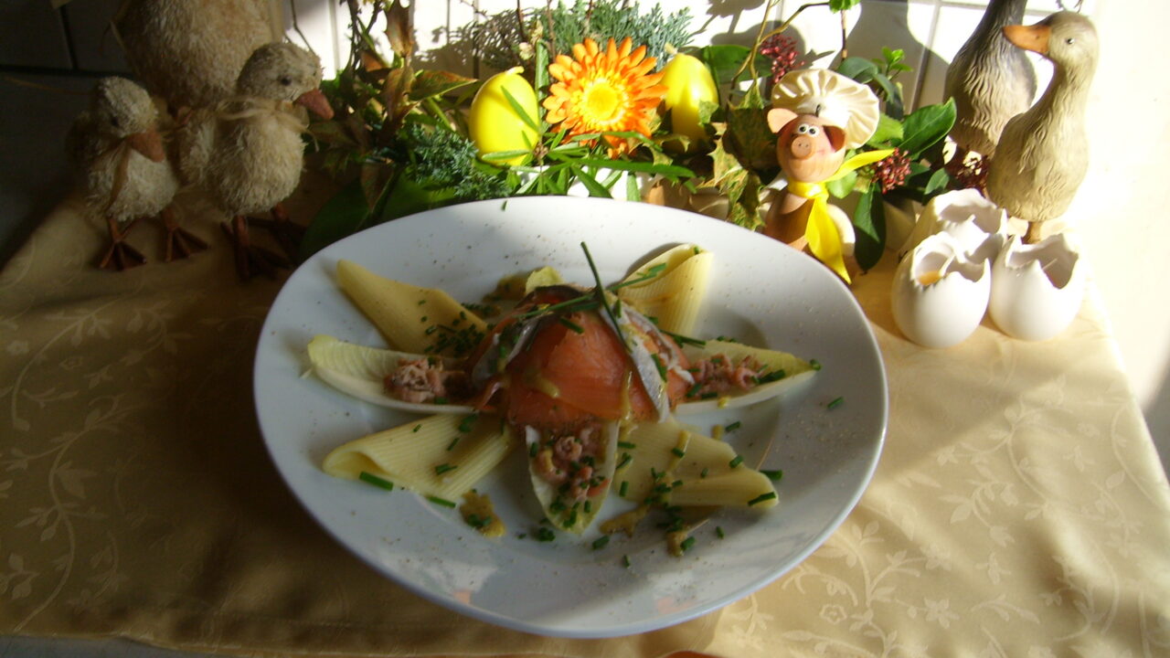 Pasta visbordje met witloof en appel