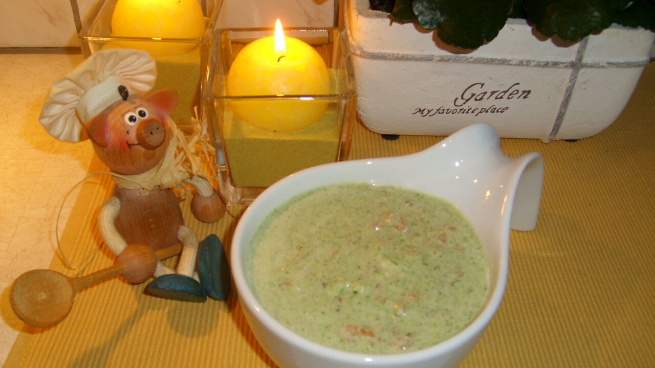 Saus : broccoli roomsausje met verse zalm