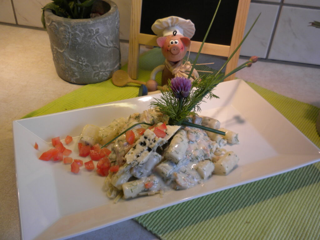 Asperges met pasta, zalm in een dille sausje