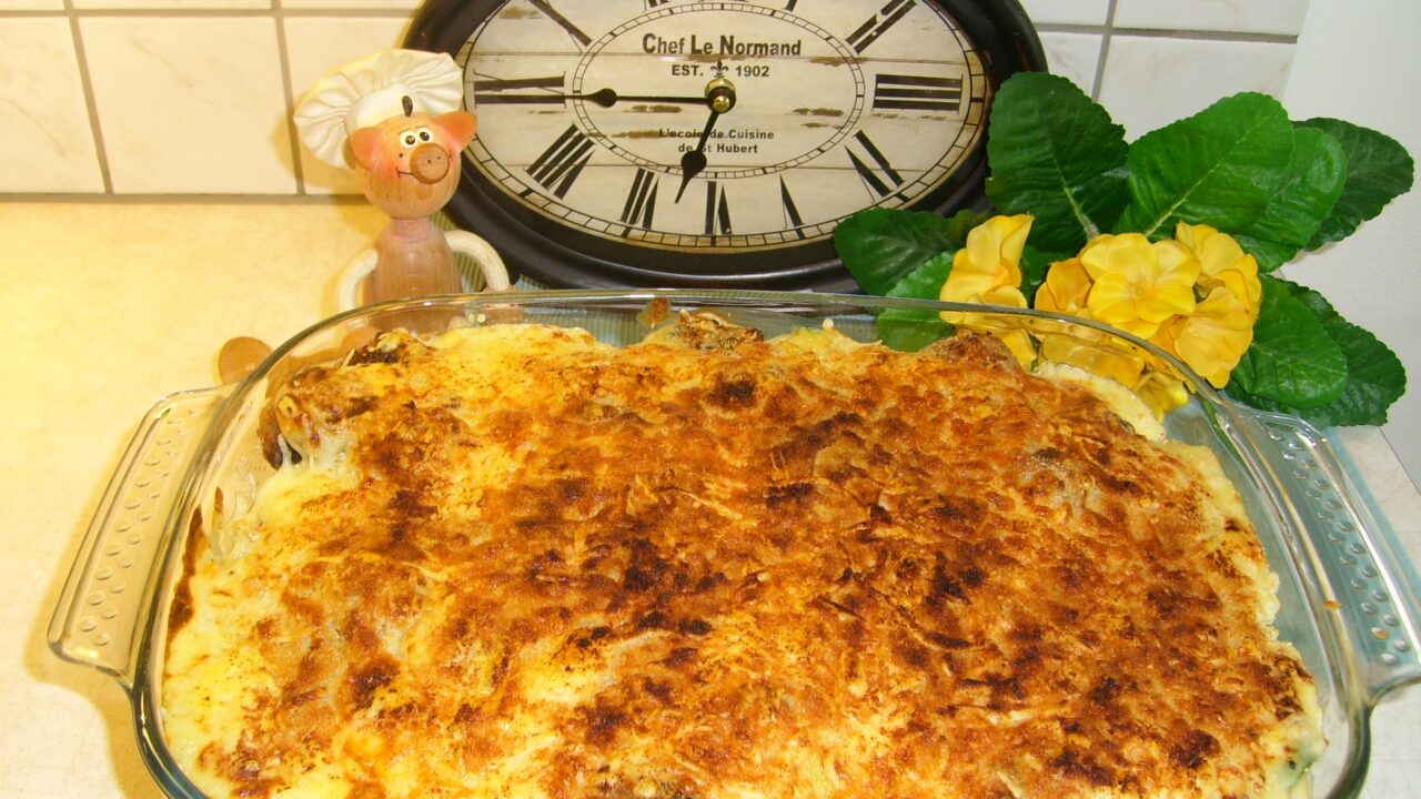 Macaroni met balletjes en courgette