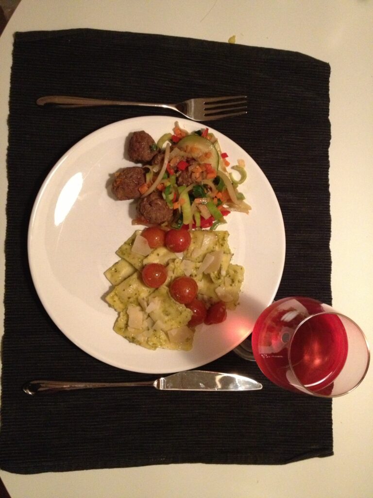 Pesto ravioli met balletjes