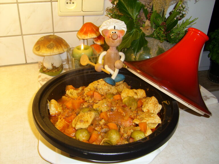 Tajine: kalkoenblokjes, spek, spruiten en wortelen