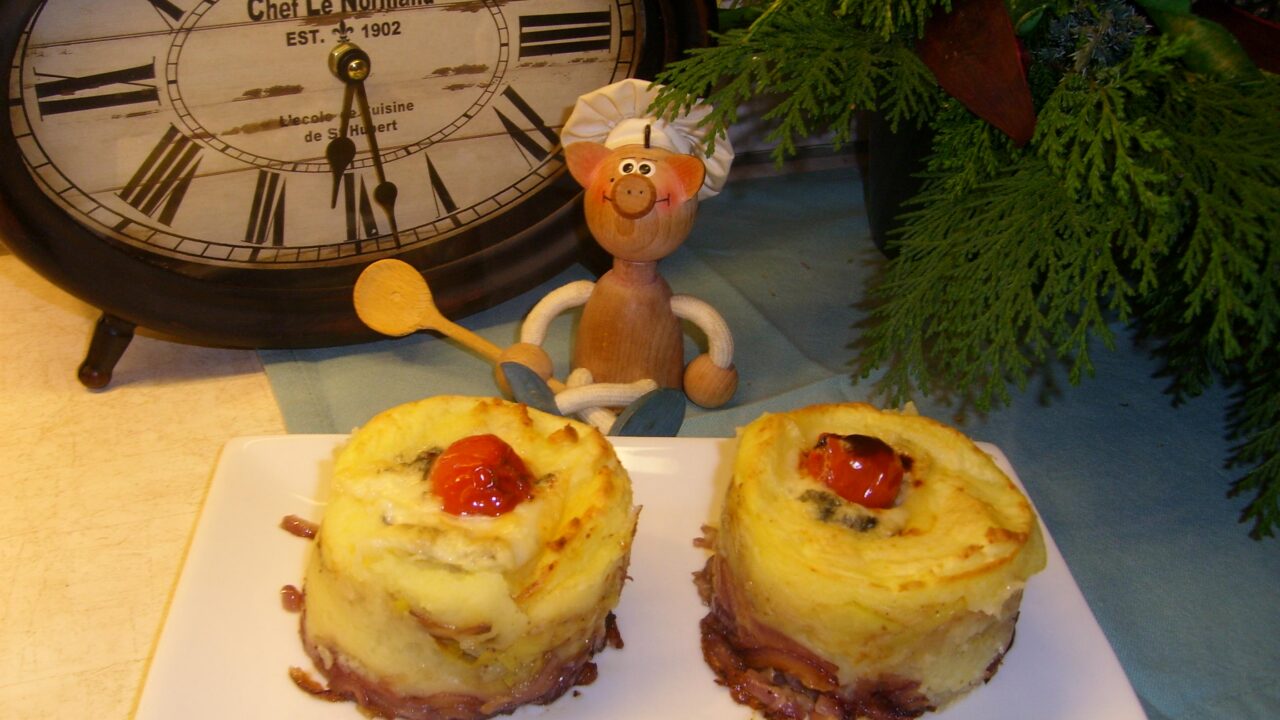 Aardappelpuree met rode ajuin, witloof en roquefortkaas
