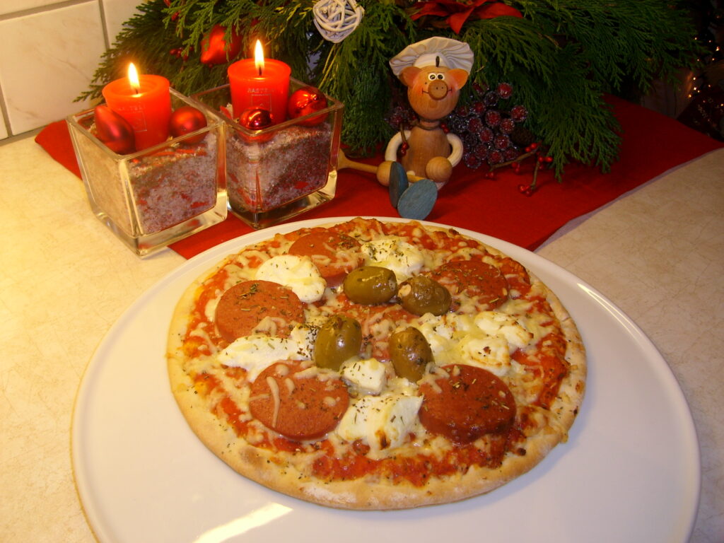 Pizza met leverworst en geitenkaas