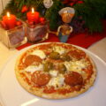 Pizza met leverworst en geitenkaas