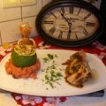 Dagschotel: gevulde courgette op een bedje rodebiet-aardappelpuree vergezeld van varkenshaasje bedruppeld met een sausje van passie