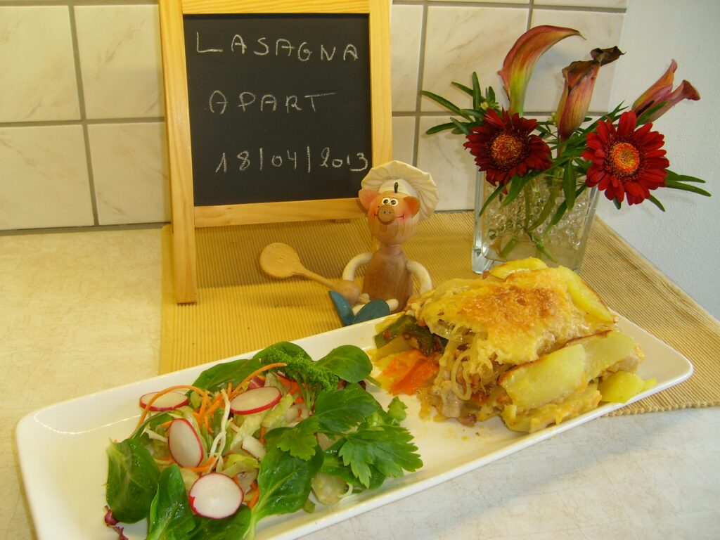 Aardappel-lasagne apart met groenten en vlees