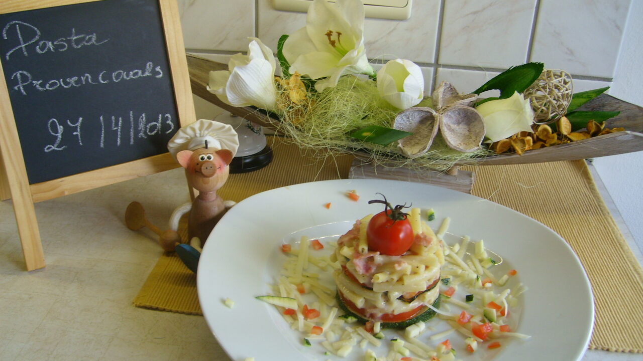 Pasta: macaroni Provencaals