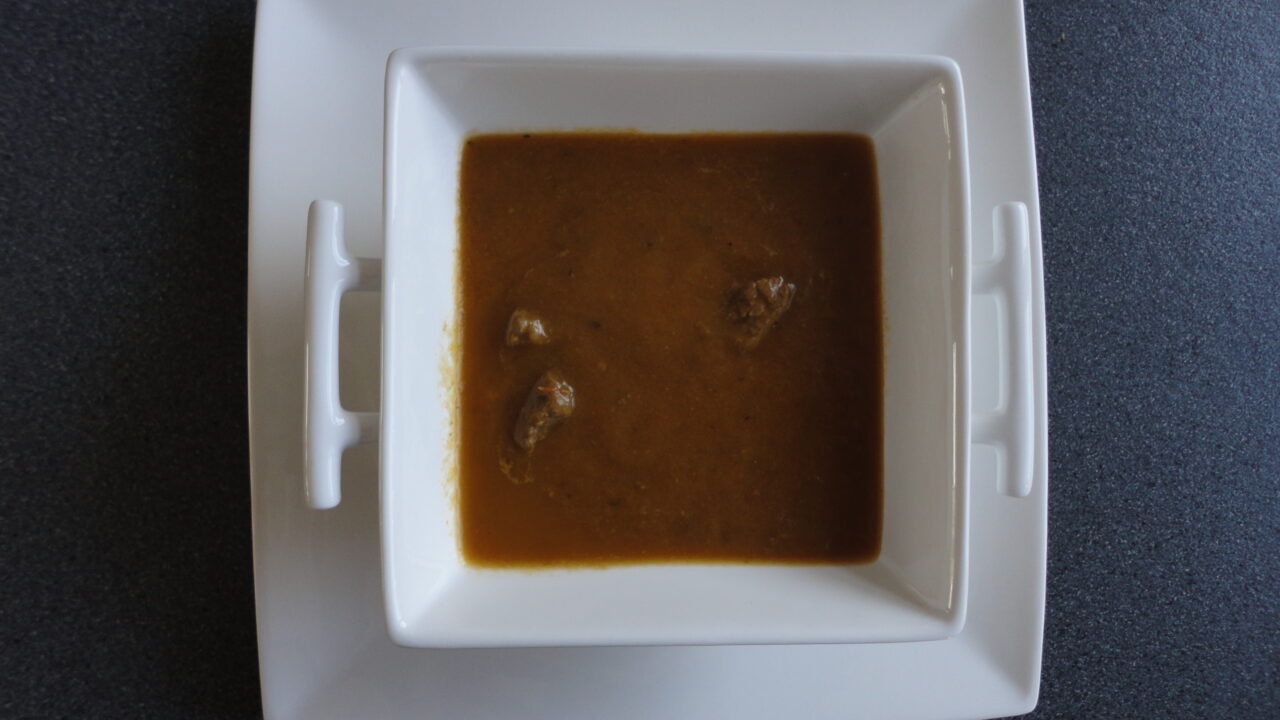 Paprikasoep van geroosterde paprika’s met rundvlees