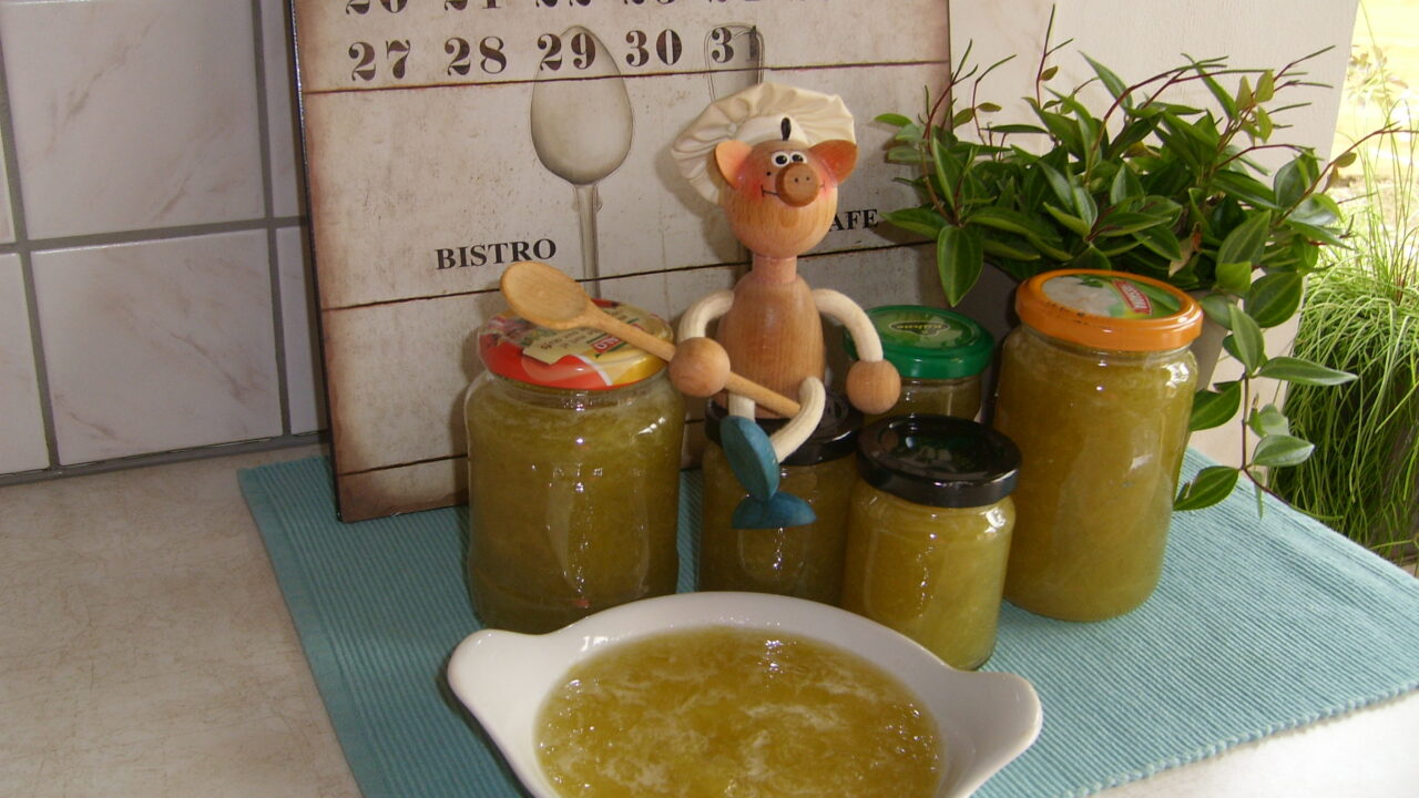 Rabarbercompote van de boerenbuiten
