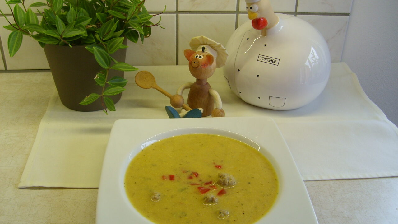 Soep: pompoen-courgette roomsoepje