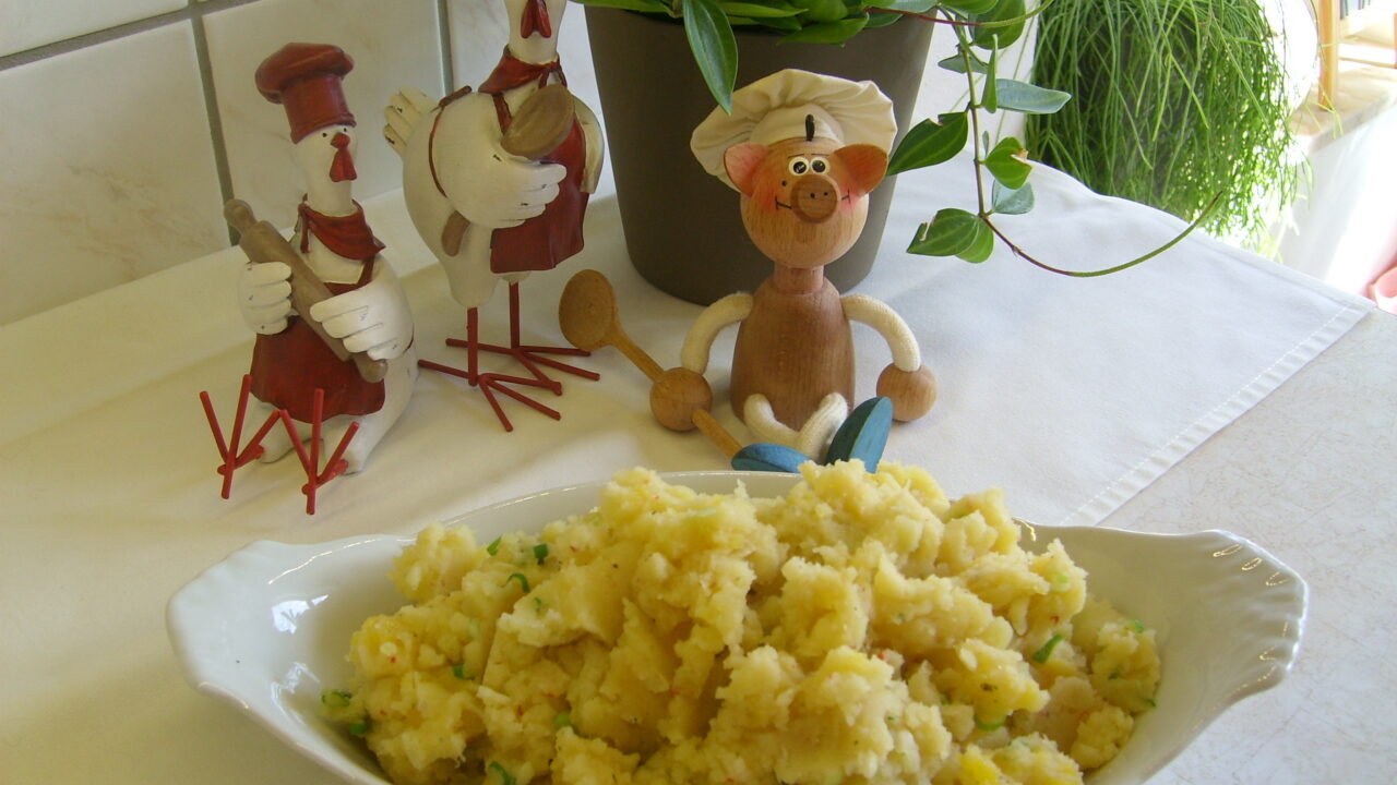 Aardappelpuree: mango, lenteui en viskruiden