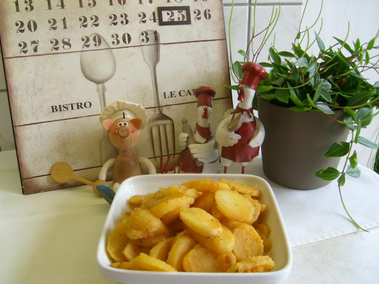 Aardappelschijfjes pittig gekruid