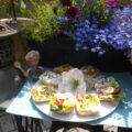 Ciabatta’s versierd met zomerse kleuren