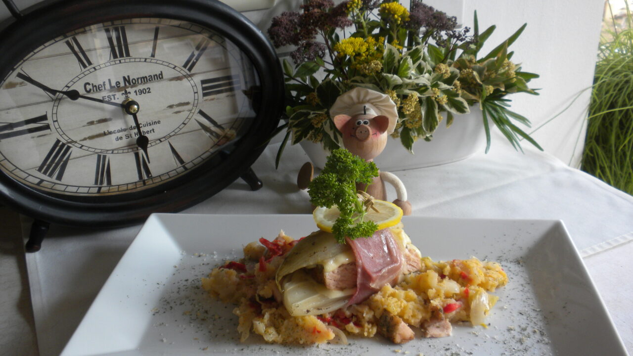 Dagschotel: gevuld witloof met zalm op een bedje van puree