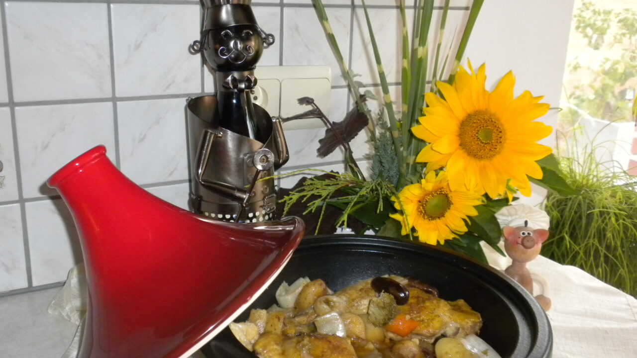 Tajine: Parelhoenbout met krieltjes en groenten