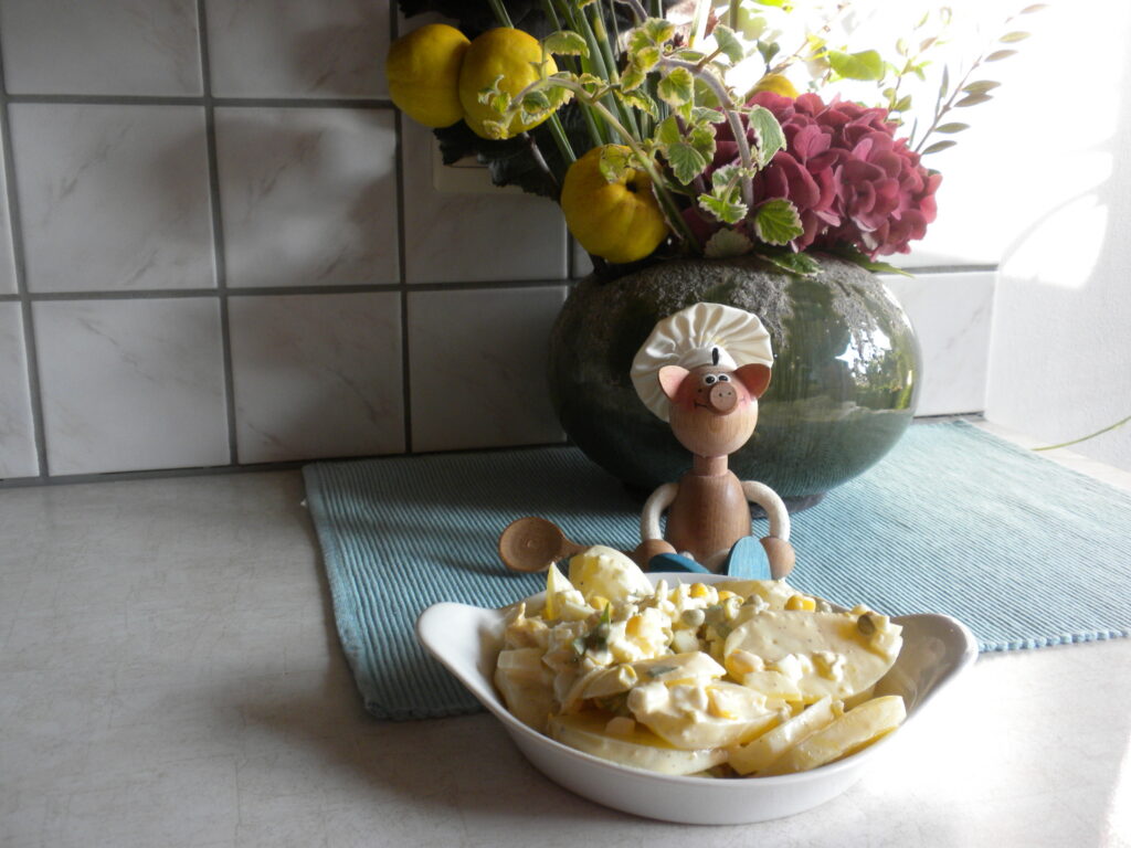 Aardappelsla op een zonnige herfstdag