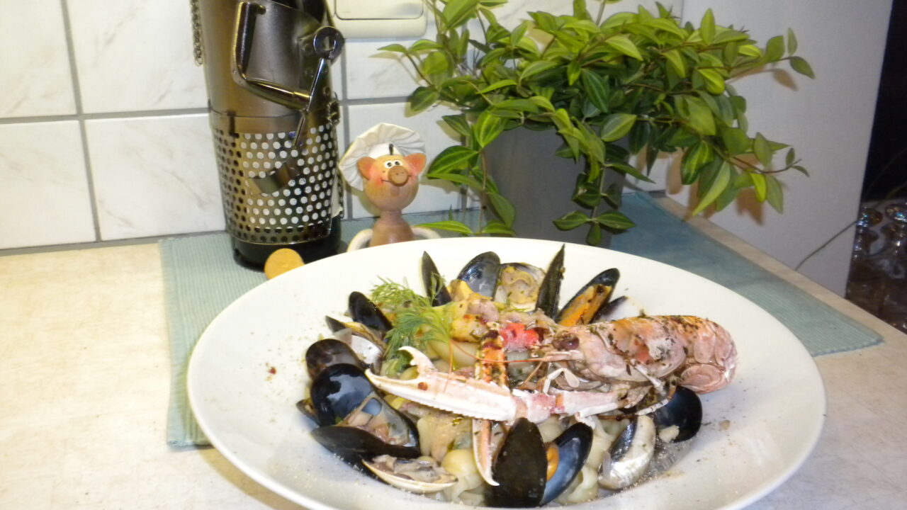 Schelpjespasta in een gorgonzala sausje met zeevruchten