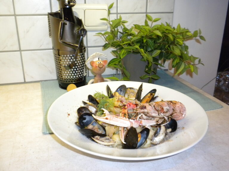 Schelpjespasta in een gorgonzala sausje met zeevruchten