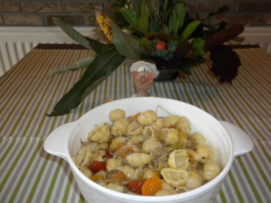Pasta vegetarisch met zongedroogde tomaatjes