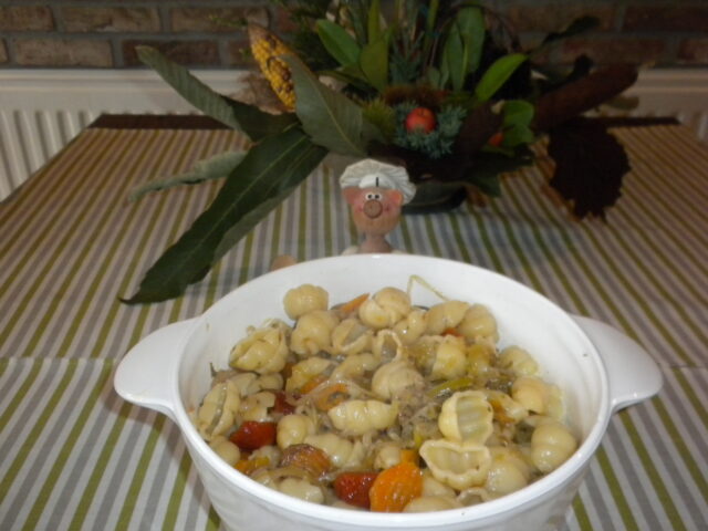 Pasta vegetarisch met zongedroogde tomaatjes