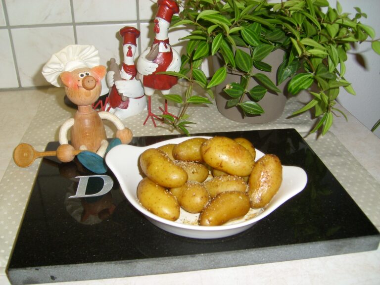 Aardappelkrieltjes goed gepeperd met grof zeezout