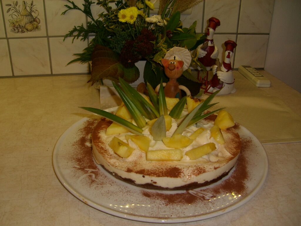 Dessert: yoghurttaart met ananas